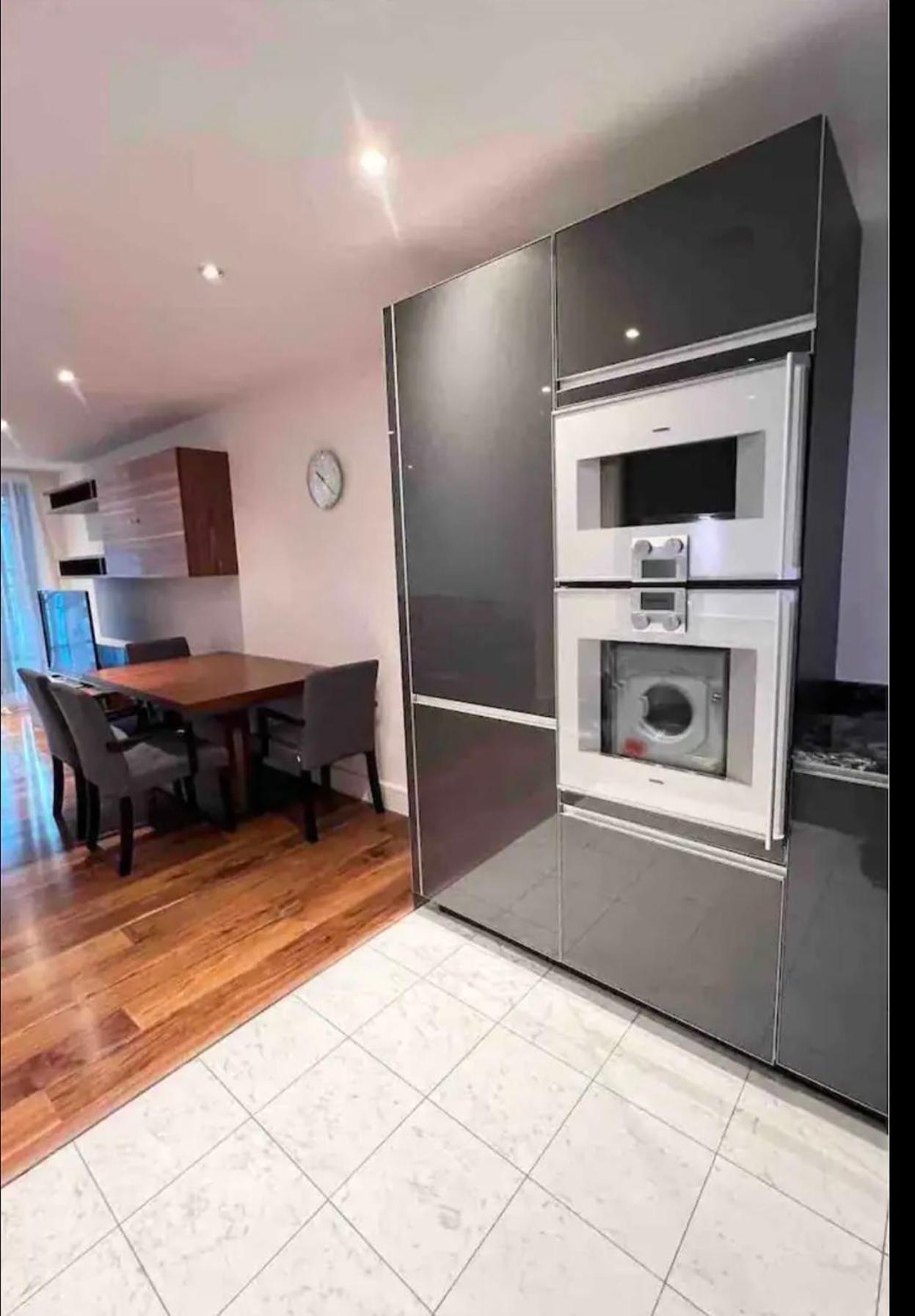 Luxury Apartment Riverside Londra Dış mekan fotoğraf