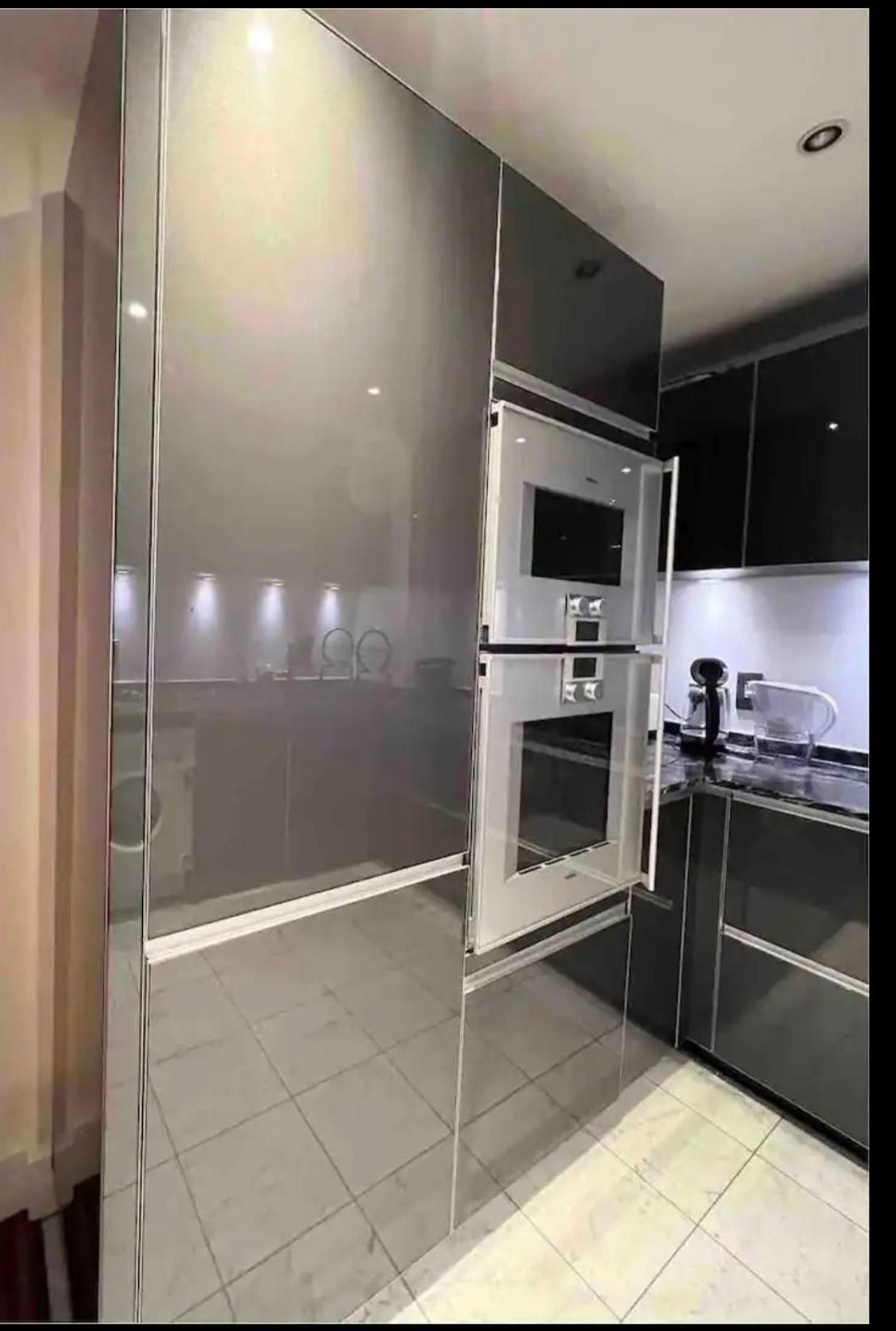 Luxury Apartment Riverside Londra Dış mekan fotoğraf